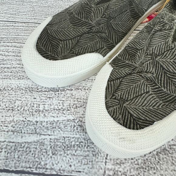 Roxy Women's Olive Leaf Printed Slip On Shoes Size 9 - Picture 4 of 12